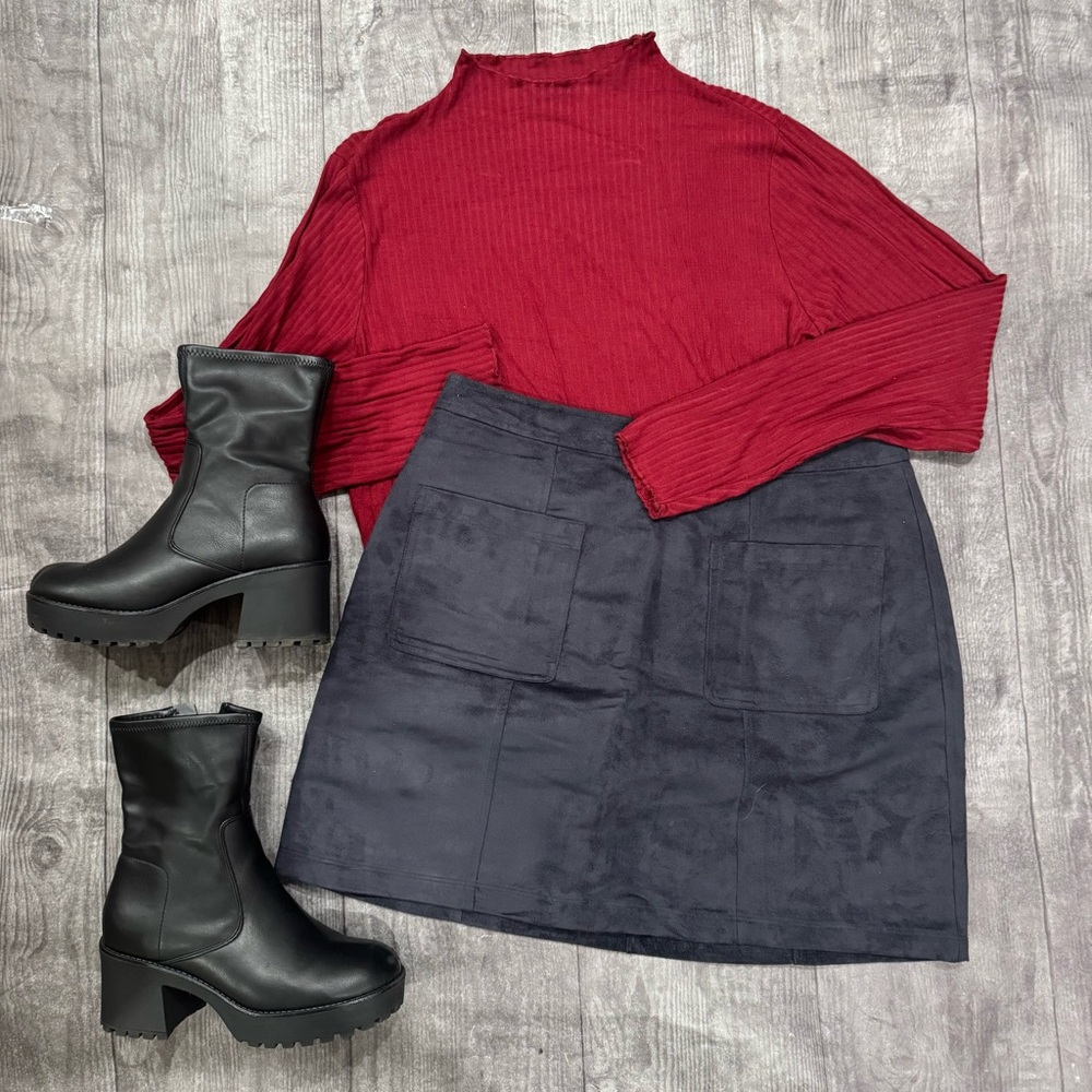 Old Navy Retro Gray Faux Suede Mini A-line Skirt Pocket 60's 70's style